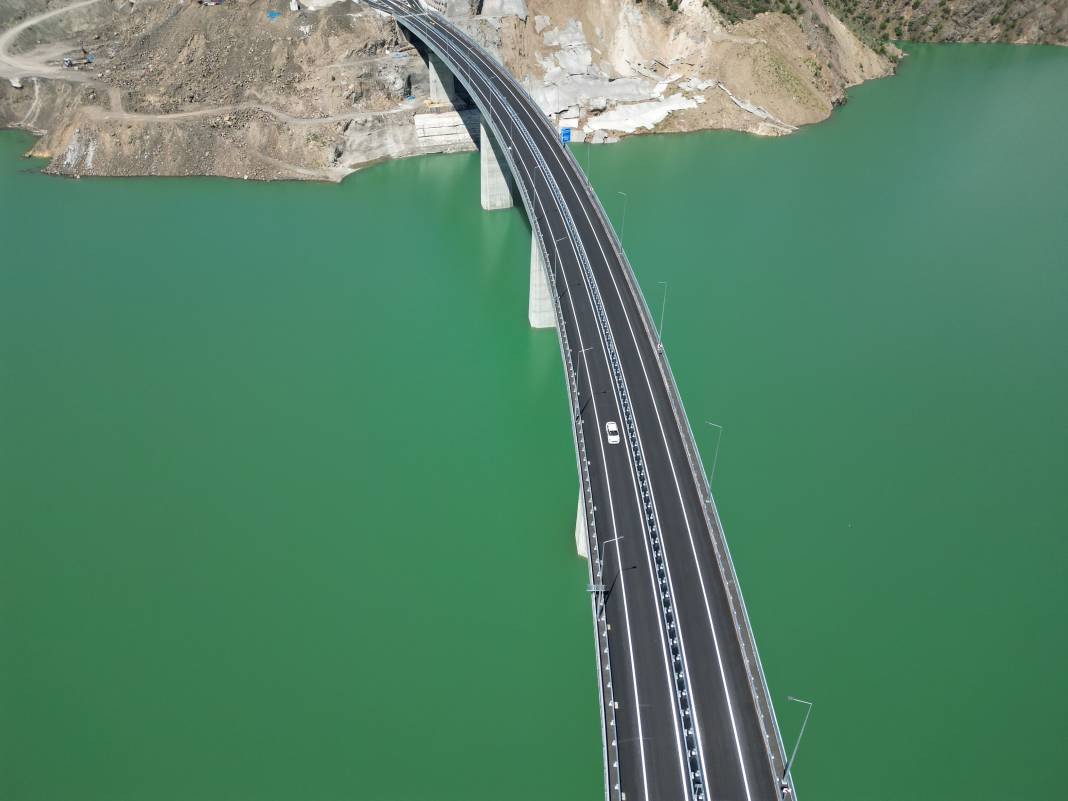 Yusufeli Merkez Viyadüğü hizmete açıldı! 15,5 kilometre kısaldı - Resim: 10